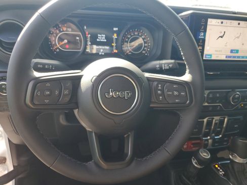 New 2026 Jeep Gladiator Mojave w/ Safety Group AWD/4WD image 11