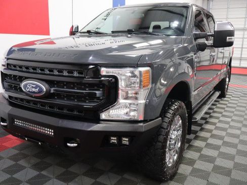 Used 2021 Ford F350 Lariat w/ Lariat Ultimate Package AWD/4WD image 4