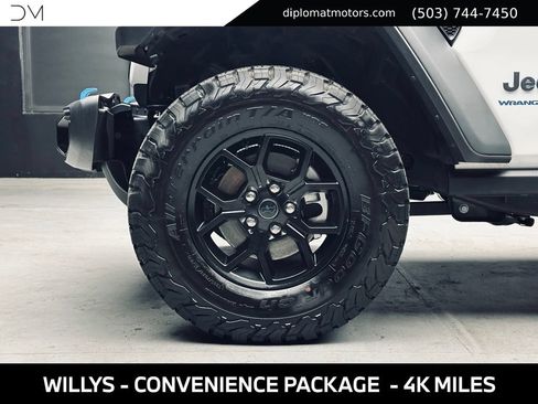 Used 2024 Jeep Wrangler Unlimited AWD/4WD image 45