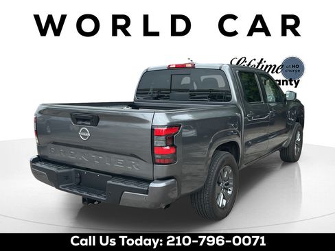 Used 2025 Nissan Frontier SV w/ SV Convenience Package RWD image 3