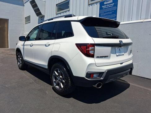 Used 2024 Honda Passport TrailSport image 3