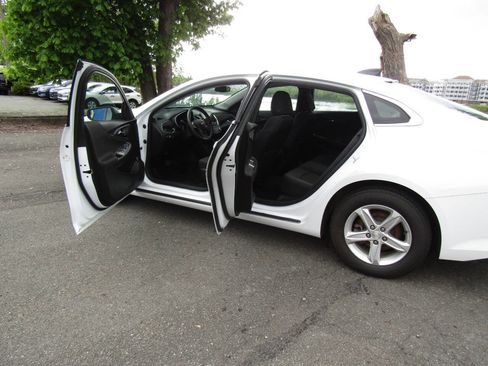 Used 2022 Chevrolet Malibu LS w/ LPO, Floor Liner Package FWD image 19
