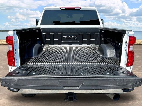 Used 2025 Chevrolet Silverado 2500 LT w/ Convenience Package AWD/4WD image 9