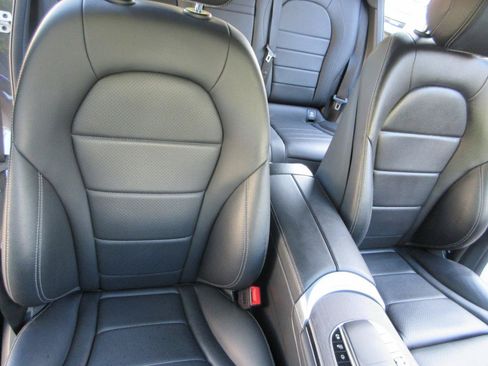 Used 2022 Mercedes-Benz GLC 300 4MATIC image 30