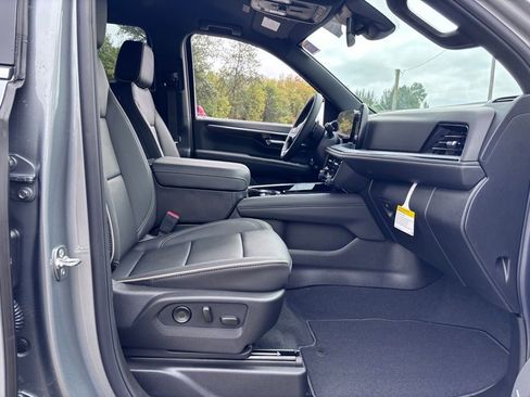 New 2025 Chevrolet Suburban Premier image 49