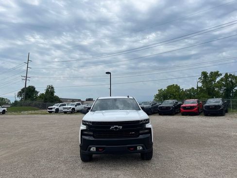 Used 2020 Chevrolet Silverado 1500 LT Trail Boss AWD/4WD image 3
