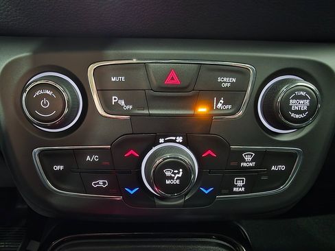 Used 2021 Jeep Compass Limited w/ Sun and Sound Group image 35