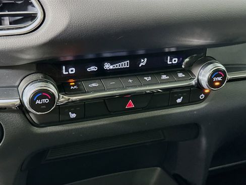 Used 2024 MAZDA CX-30 AWD 2.5 S w/ Premium Package image 16