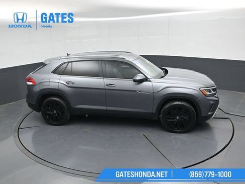 Used 2022 Volkswagen Atlas Cross Sport SE w/ Black Wheel Package AWD/4WD image 45