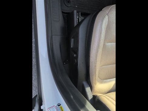 Used 2020 Ford Escape Titanium image 21