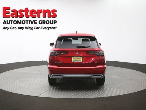 Used 2025 Mitsubishi Outlander AWD image 38