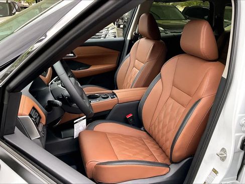 New 2026 Nissan Rogue Platinum image 9