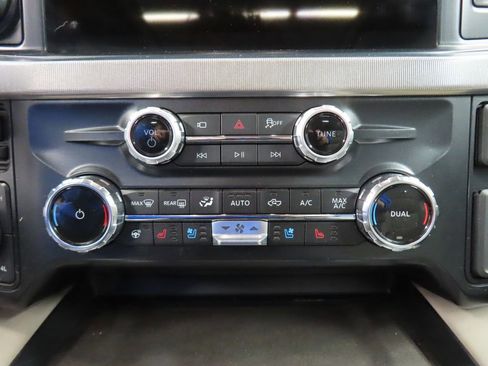 Used 2025 Ford F350 Platinum w/ Platinum Plus Package image 57