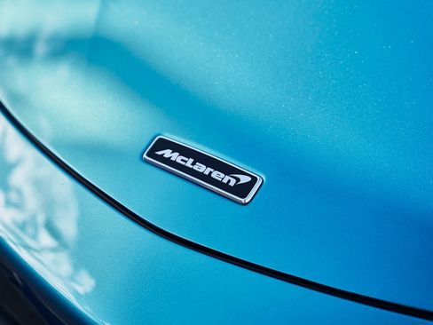 Used 2025 McLaren Artura Spider image 7