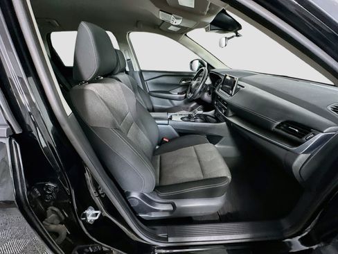 Used 2025 Nissan Rogue SV FWD image 32