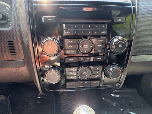 Used 2011 Ford Escape Limited w/ 301A Rapid Spec Order Code image 9