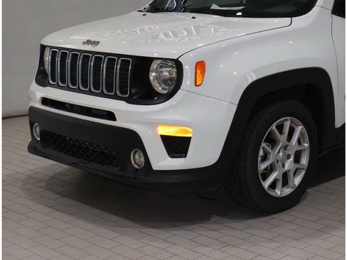 Used 2021 Jeep Renegade Latitude FWD image 2