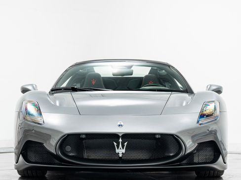 Used 2023 Maserati MC20 Cielo -351 Miles, Lightweight image 4