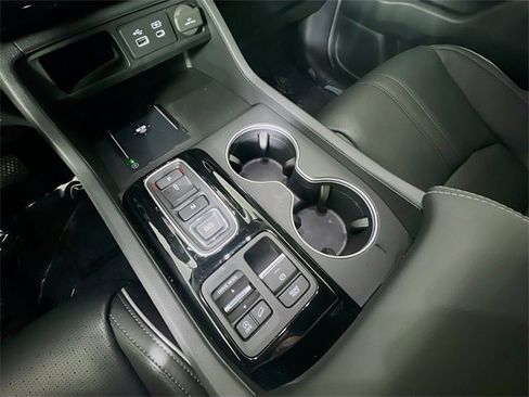 Used 2025 Honda Pilot Elite image 24