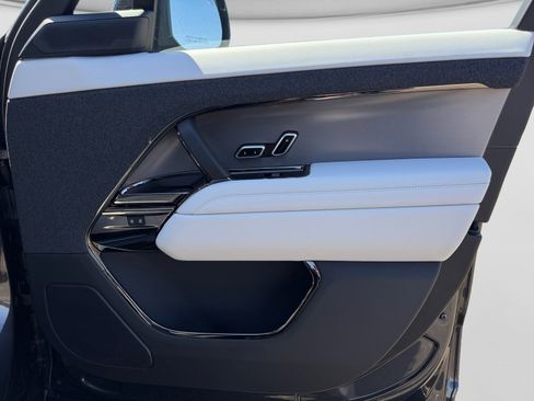 New 2026 Land Rover Range Rover Sport SE AWD/4WD image 24