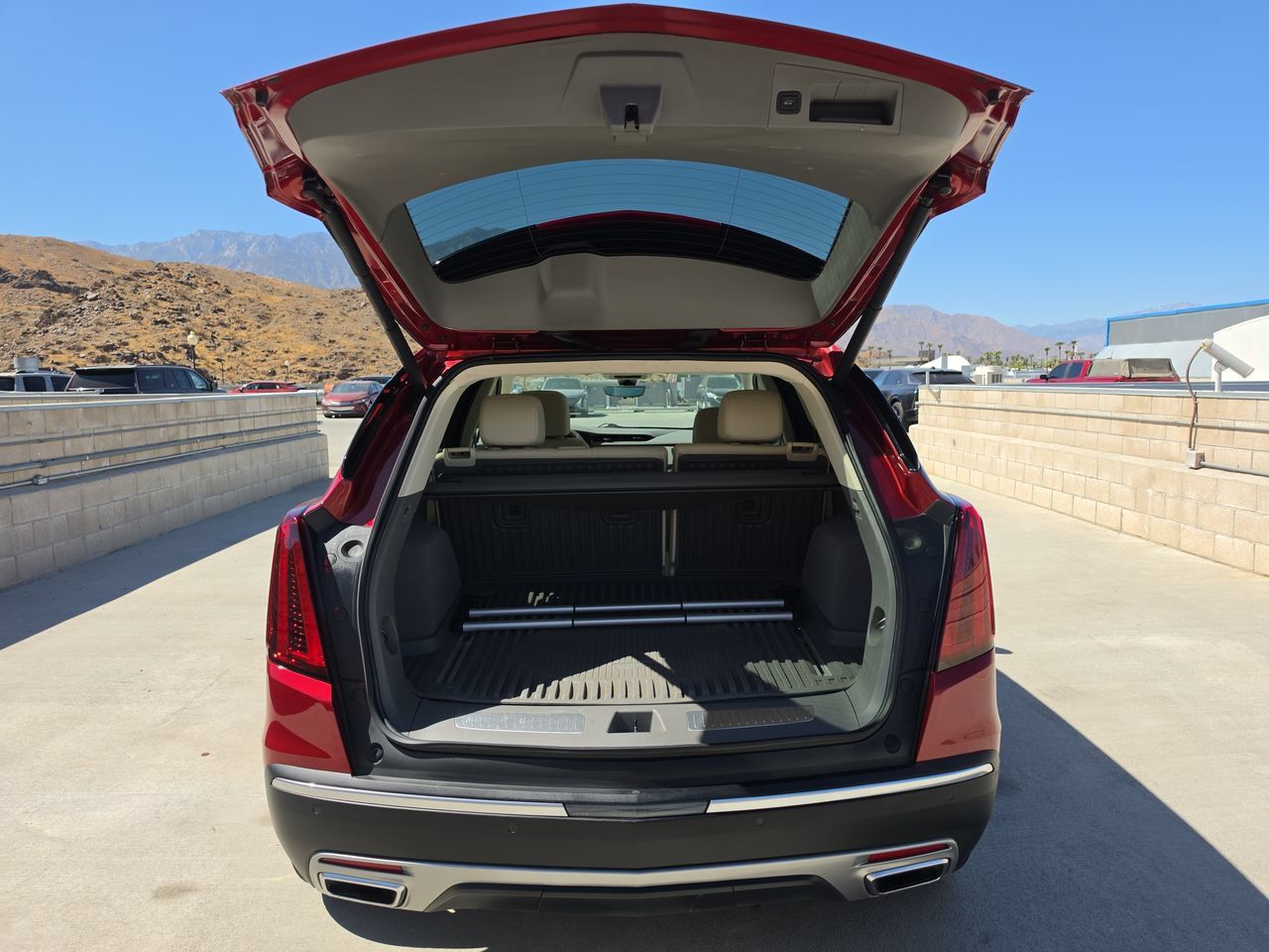 Used 2024 Cadillac XT5 Premium Luxury w/ Technology Package AWD/4WD image 27
