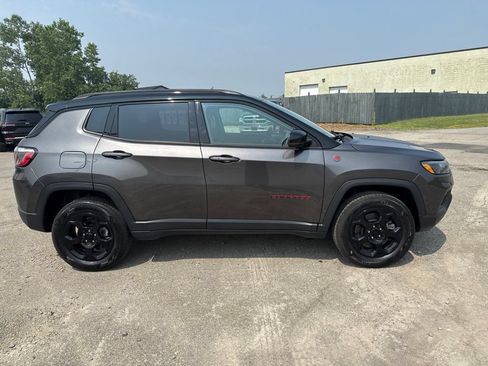 Used 2023 Jeep Compass Trailhawk AWD/4WD image 8