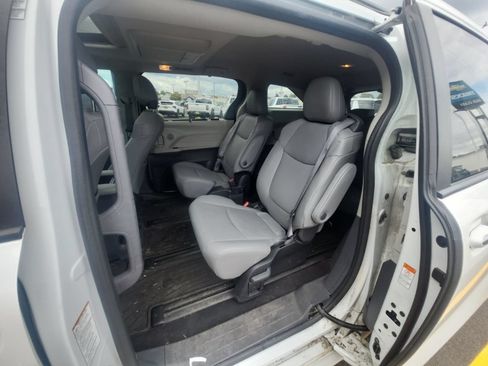 Used 2023 Toyota Sienna XLE w/ XLE Plus Package AWD/4WD image 10