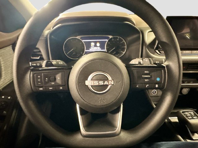 Used 2023 Nissan Rogue SV AWD/4WD image 11