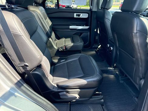 Used 2023 Ford Explorer Limited w/ Equipment Group 301A AWD/4WD image 24