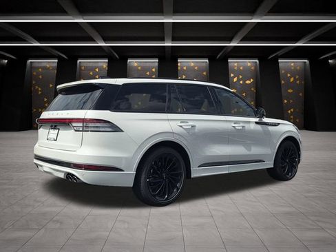 New 2026 Lincoln Aviator Reserve RWD image 2