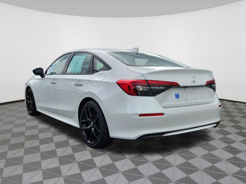 Used 2023 Honda Civic Sport image 3