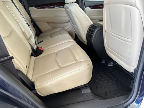 Used 2017 Cadillac XT5 Premium Luxury w/ Advanced Security Package FWD image 33