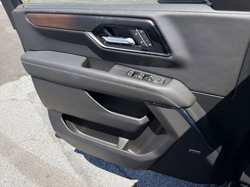 New 2026 GMC Yukon Denali w/ Denali Reserve Package RWD image 14