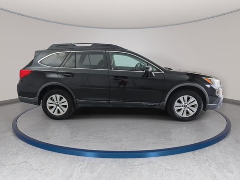 Used 2015 Subaru Outback 2.5i Premium AWD/4WD image 4