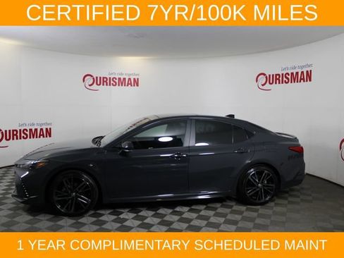 Used 2025 Toyota Camry XSE FWD image 4