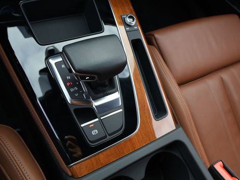 Used 2023 Audi Q5 e Premium Plus w/ Premium Plus Package image 27