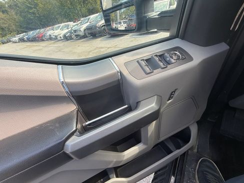 Used 2016 Ford F150 XLT w/ Equipment Group 302A Luxury AWD/4WD image 15