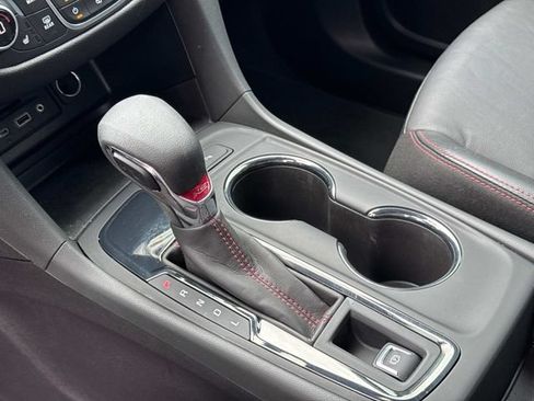Used 2024 Chevrolet Equinox RS w/ RS Leather Package FWD image 32