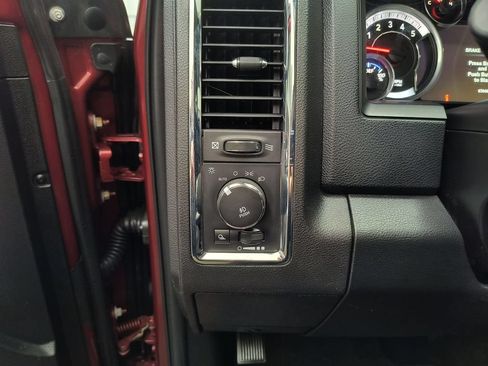 Used 2018 RAM 1500 Laramie w/ Convenience Group AWD/4WD image 17