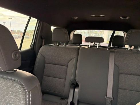Used 2024 Chevrolet Traverse LS FWD image 22