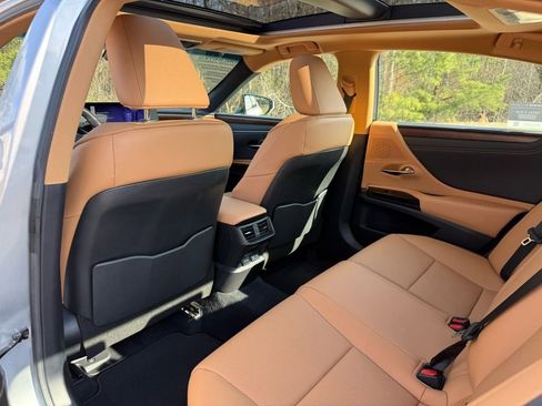 Certified 2025 Lexus ES 350 w/ Premium Package image 25