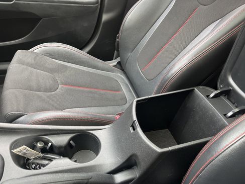 Used 2019 Hyundai Veloster 2.0 Premium image 23