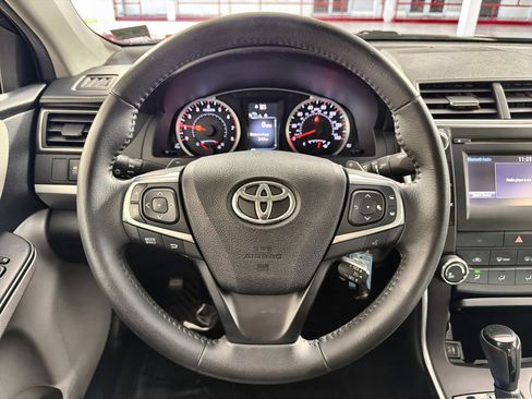 Used 2017 Toyota Camry XLE image 16
