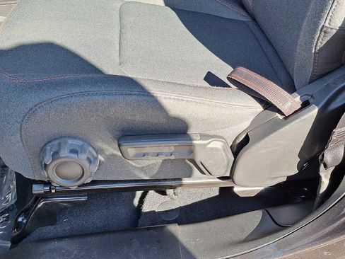 Used 2024 Jeep Gladiator Rubicon image 24