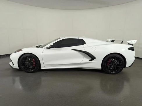 Used 2024 Chevrolet Corvette Stingray Premium Conv w/ Z51 Performance Package RWD image 8