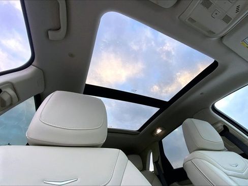 Used 2023 Cadillac XT5 Premium Luxury image 22