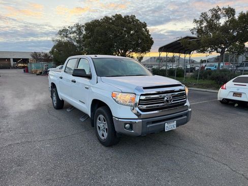 Used 2016 Toyota Tundra SR5 image 2