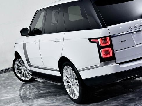 Used 2019 Land Rover Range Rover HSE image 13