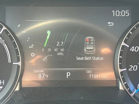 Used 2023 Toyota Highlander XLE AWD/4WD image 14