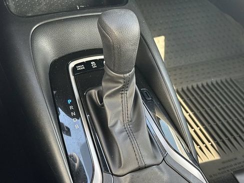 Used 2025 Toyota Corolla LE FWD image 25
